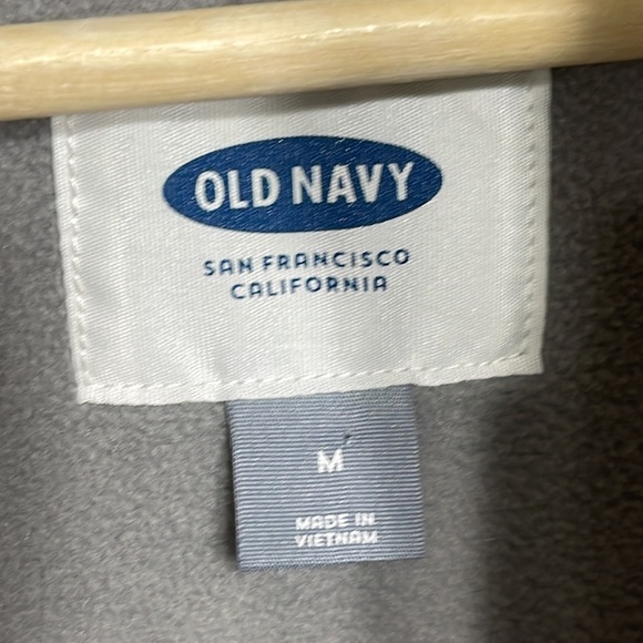 OLD NAVY PUFFER VEST - Picture 9 of 14